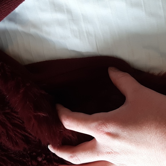 Wine color faux fur open front sweater - Picture 7 of 9